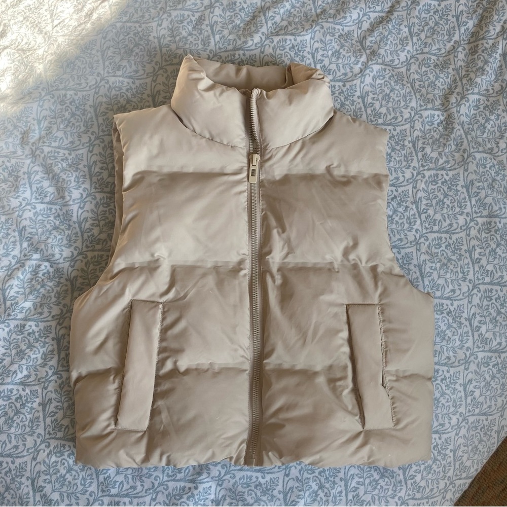 Zara Cream Cropped Puffer Vest with pockets